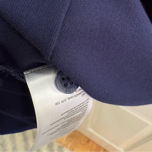 Figs Women's Navy Montex Scrub Top Large - Picture 14 of 14